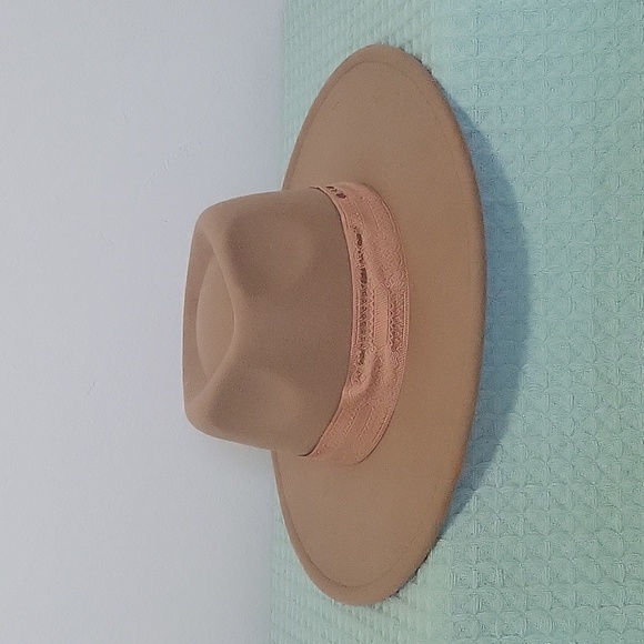 Hat - Picture 2 of 5